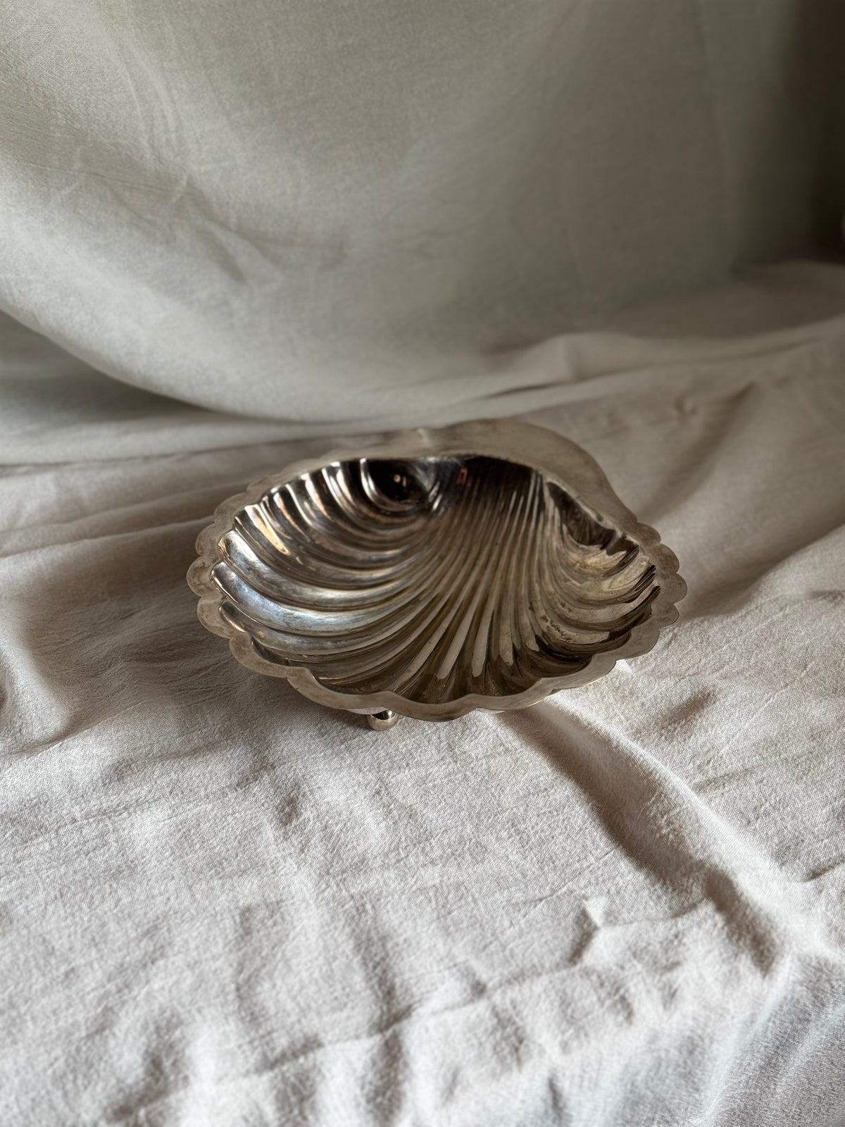 VINTAGE SILVER-PLATED SHELL TRAY