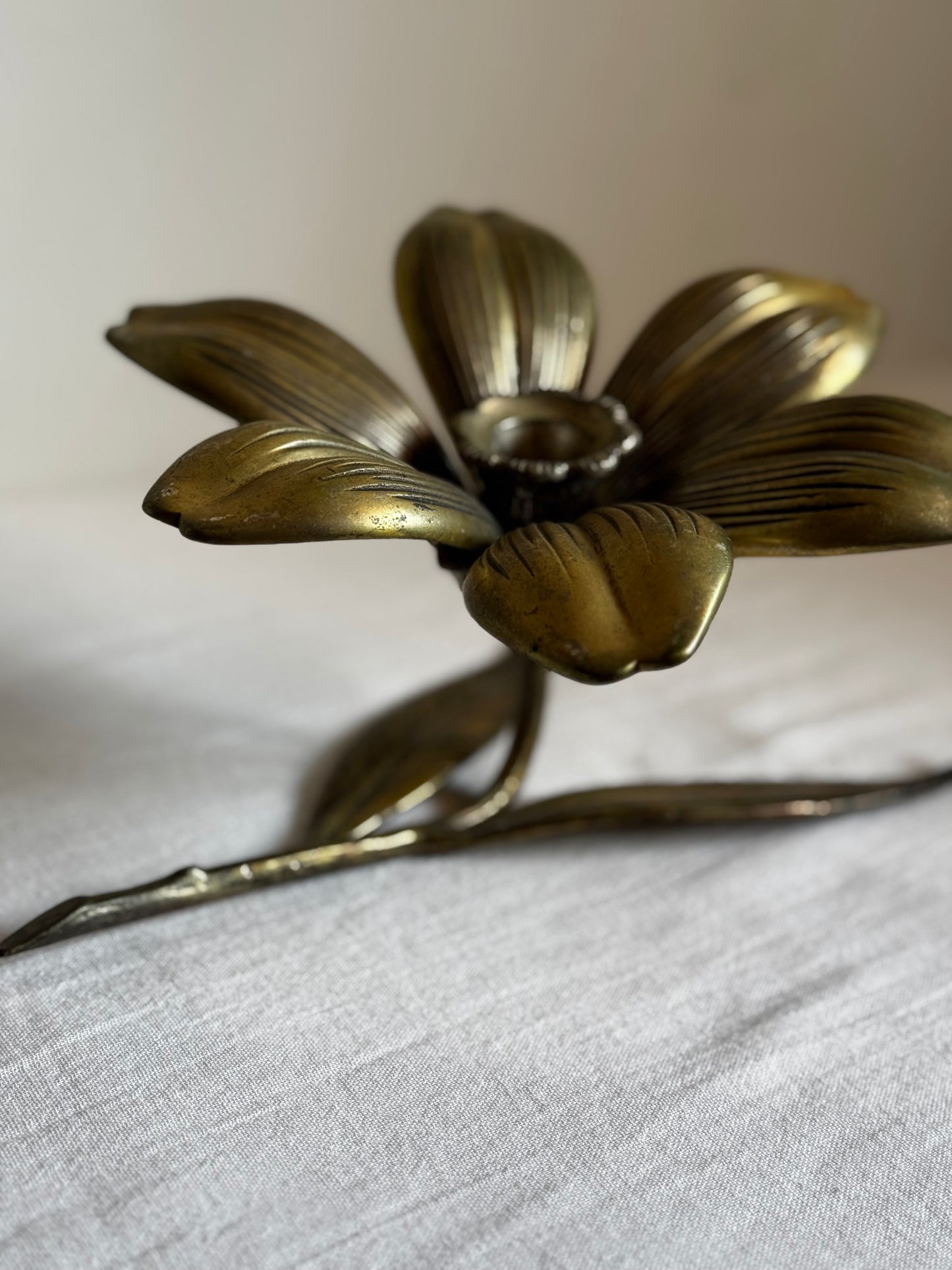 VINTAGE ITALIAN BRASS LOTUS FLOWER CANDLE HOLDER