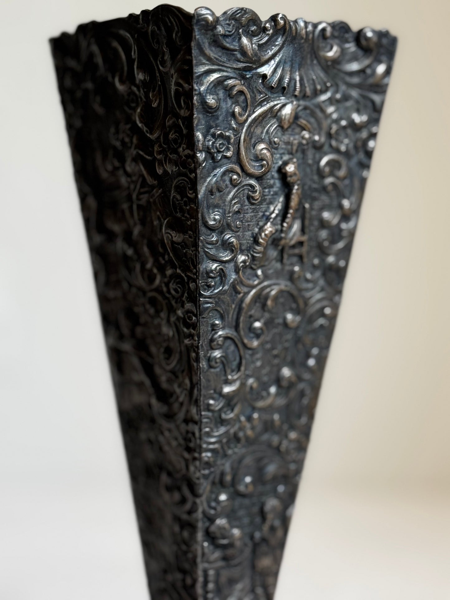 ANTIQUE VICTORIAN SILVERPLATE VASE BY BARBOUR SP CO.