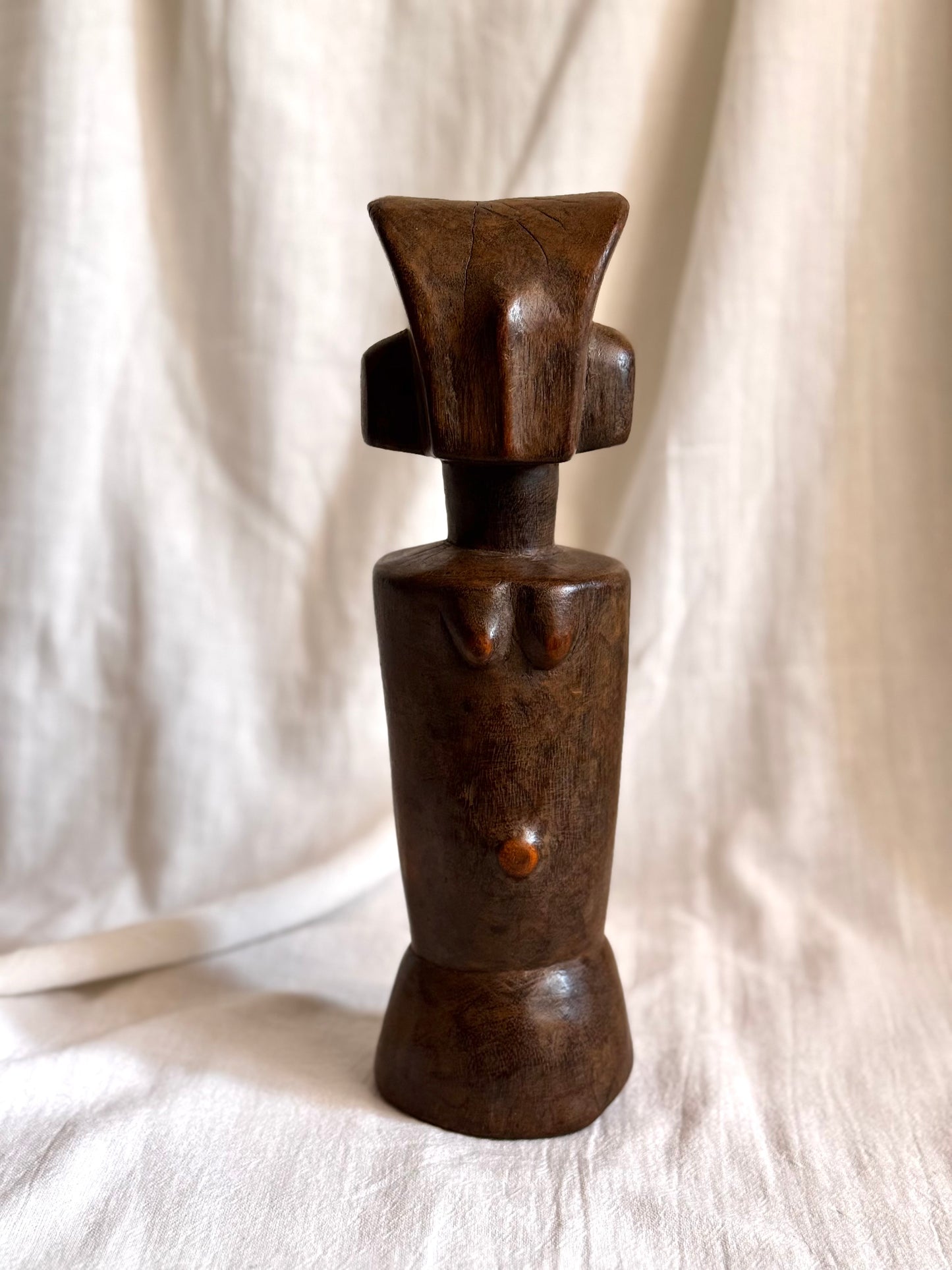 VINTAGE MWANA HITI FEMALE SCULPTURE