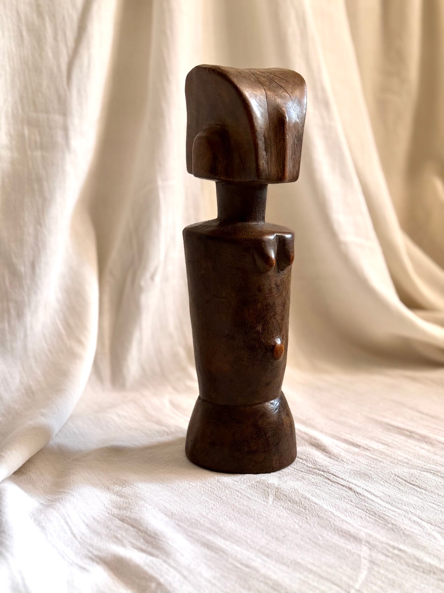 VINTAGE MWANA HITI FEMALE SCULPTURE