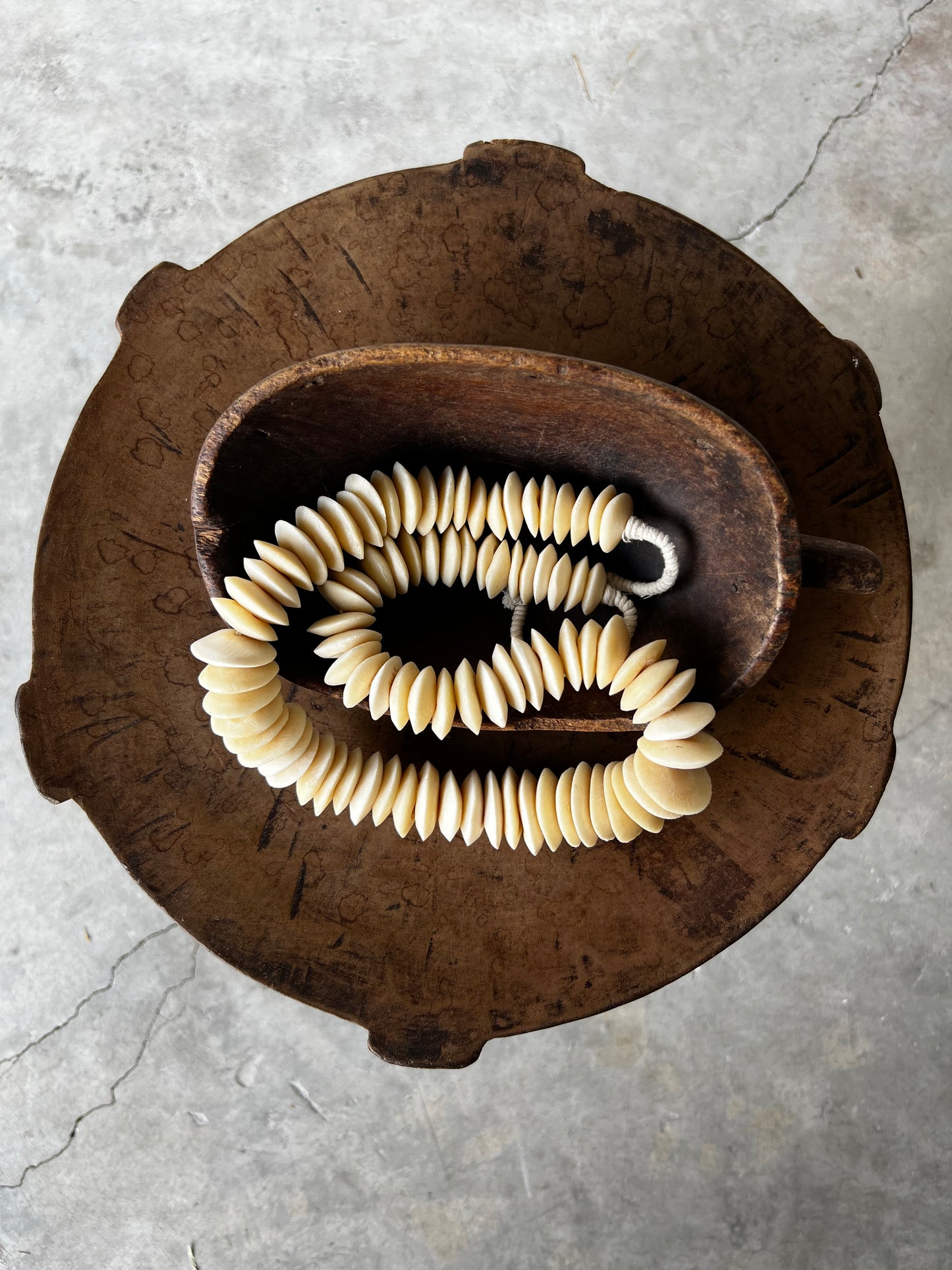 NATURAL SAUCER BONE BEAD