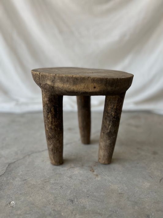 VINTAGE AFRICAN 3-LEG STOOL No1