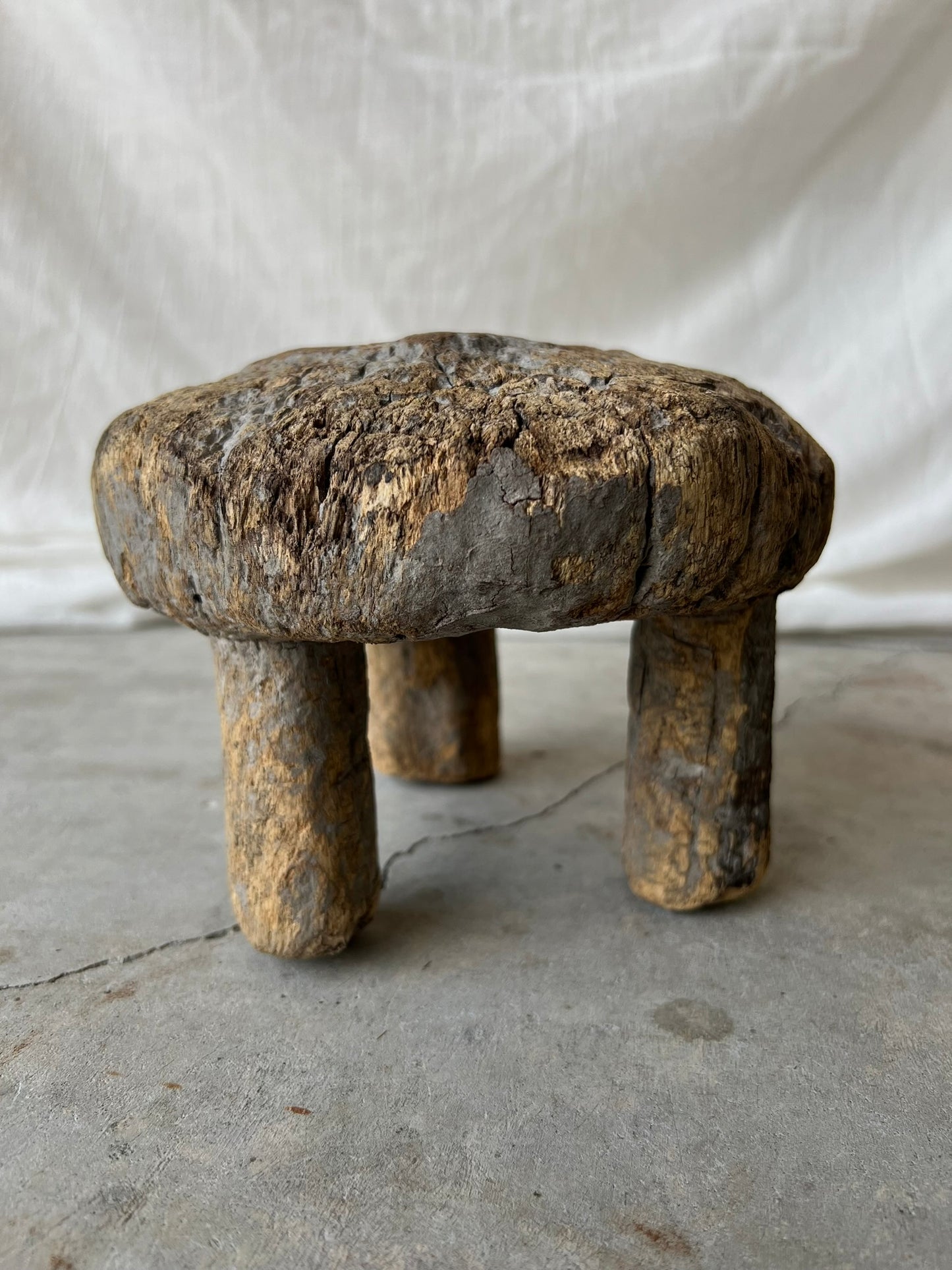 ANTIQUE AFRICAN ROUND STOOL No1 Exclusive