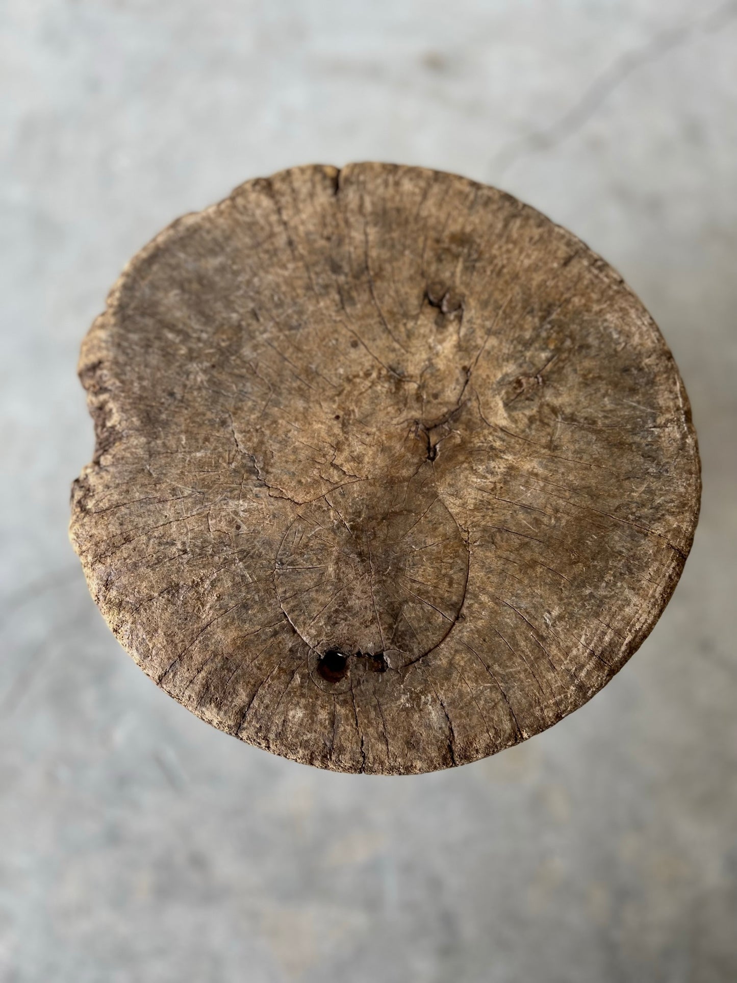 VINTAGE AFRICAN ROUND STOOL No2