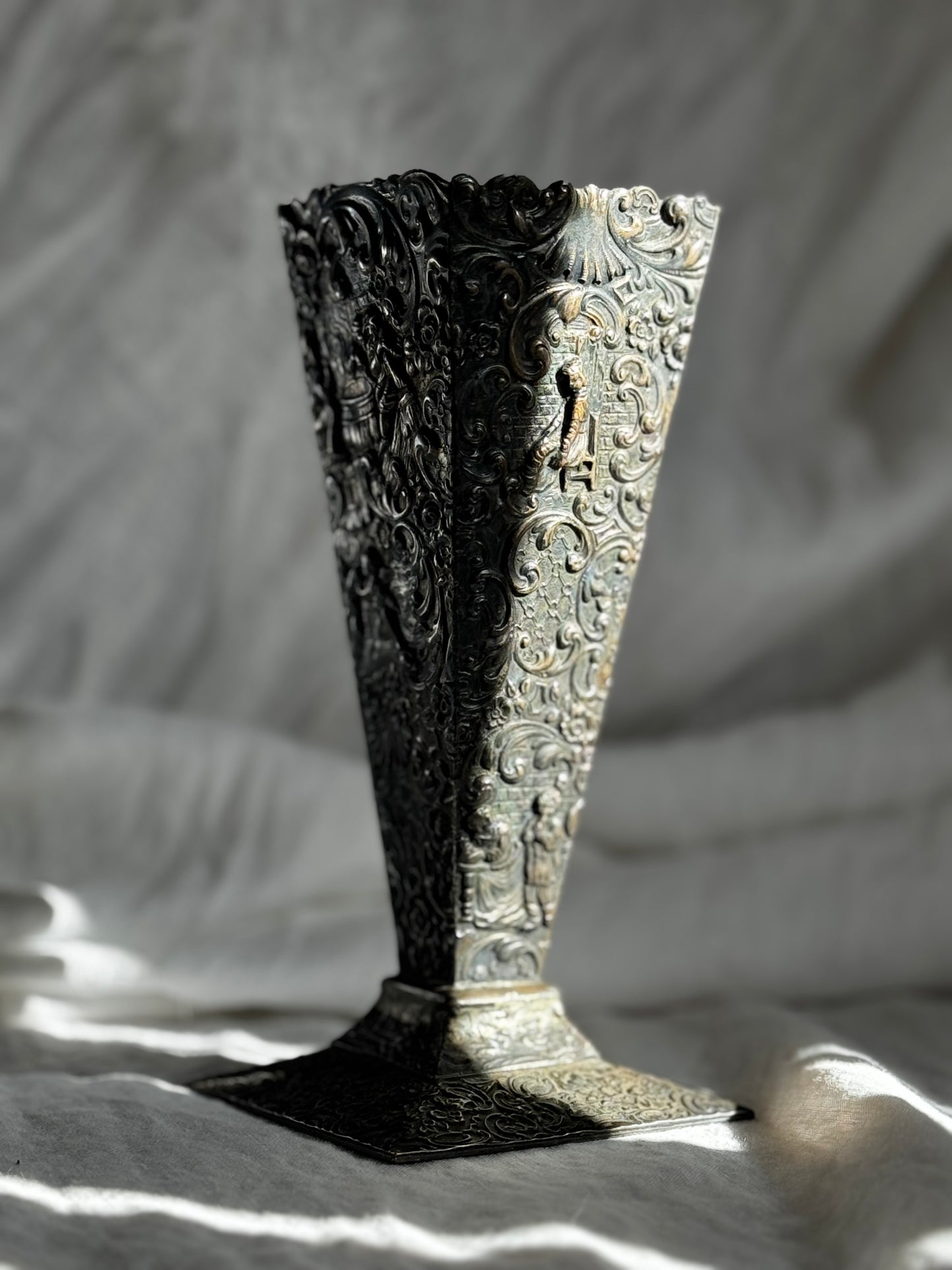 ANTIQUE VICTORIAN SILVERPLATE VASE BY BARBOUR SP CO.