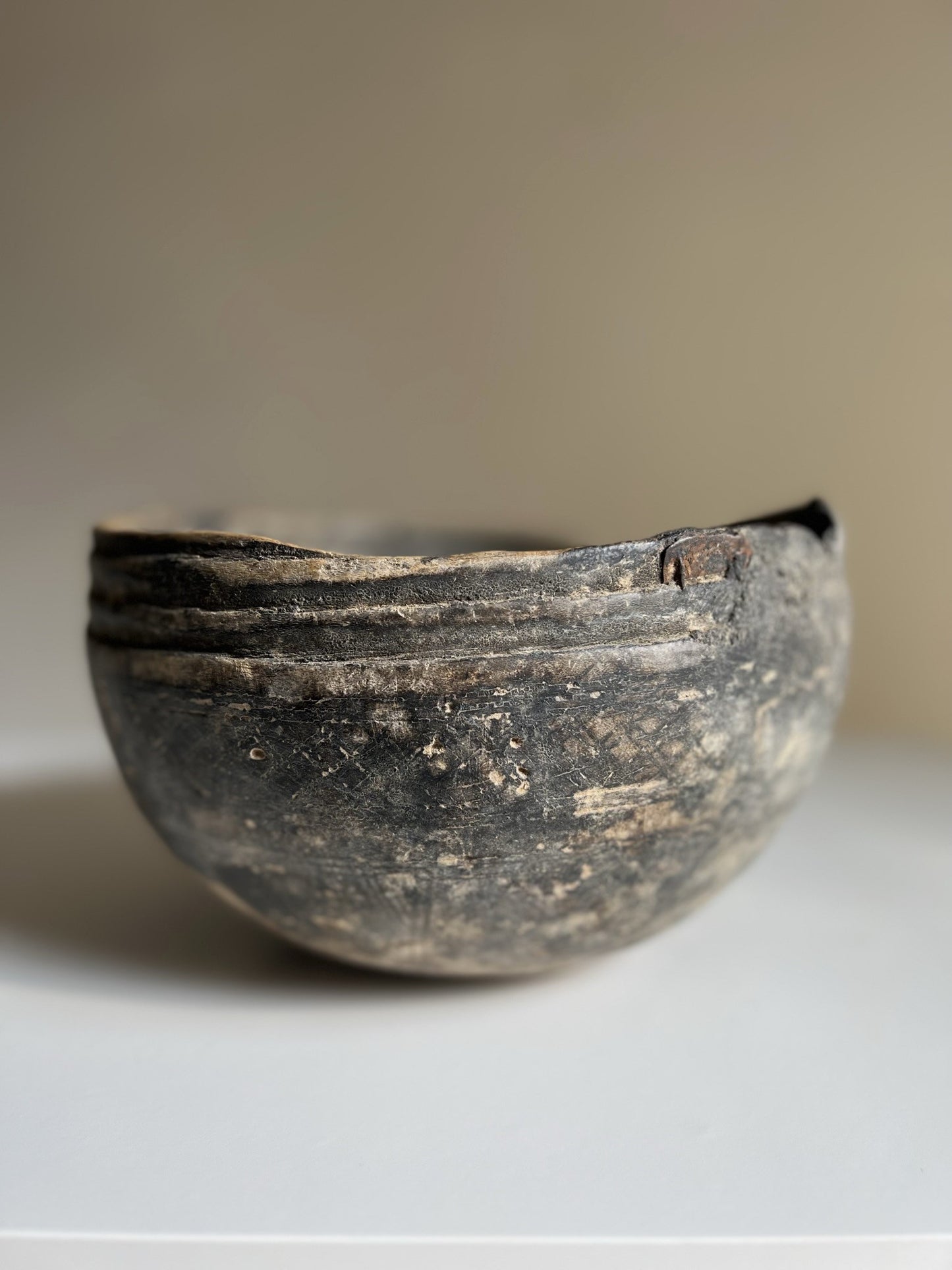 VINTAGE AFRICAN MILK BOWL Exclusive