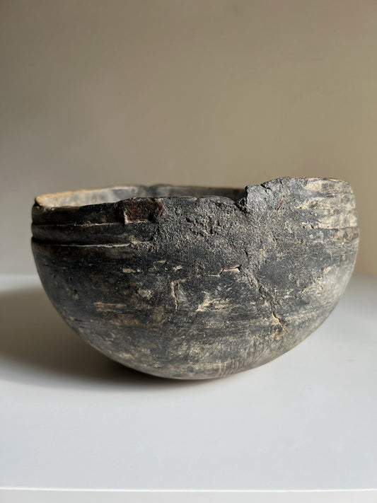 VINTAGE AFRICAN MILK BOWL Exclusive