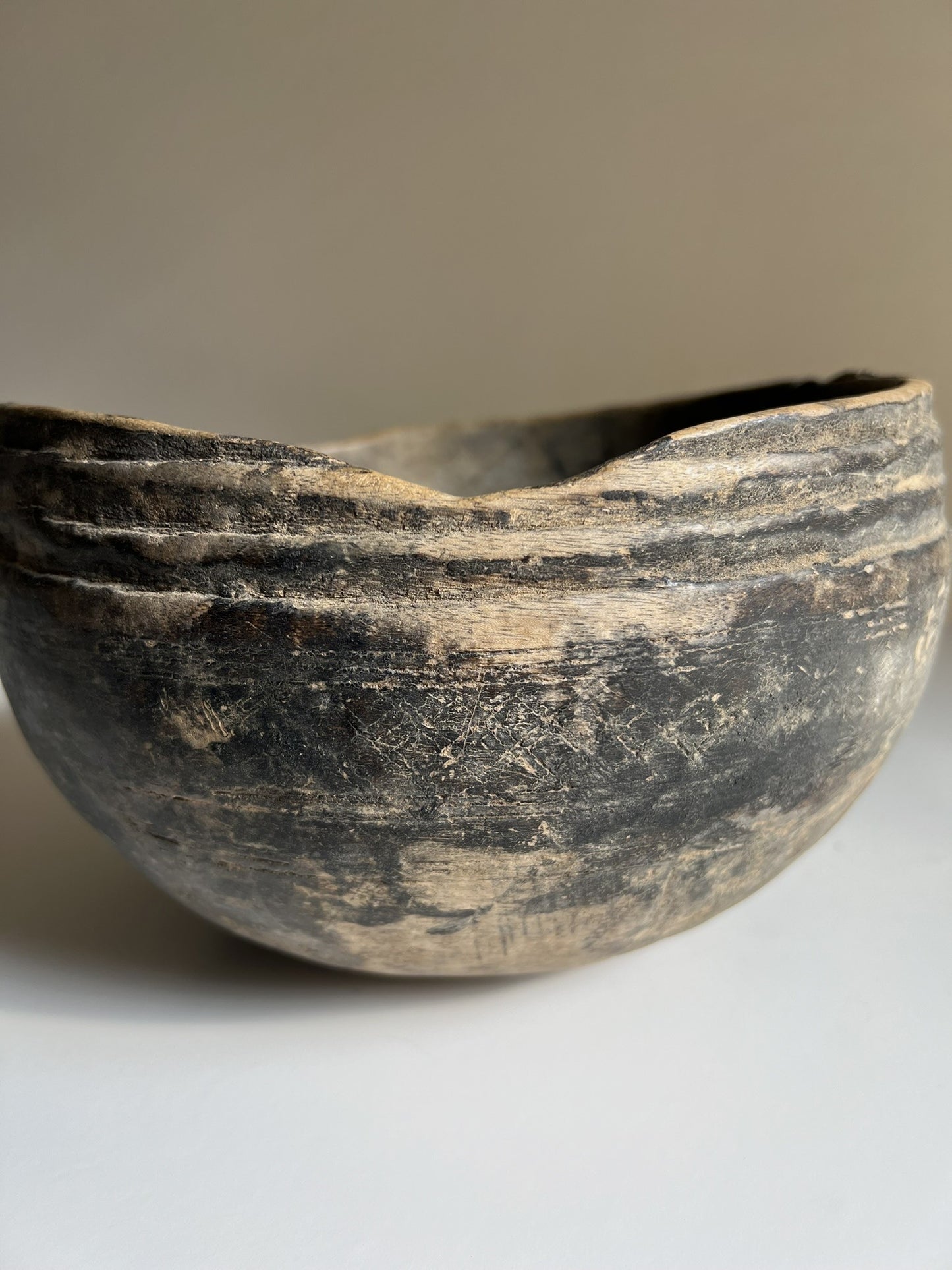 VINTAGE AFRICAN MILK BOWL Exclusive