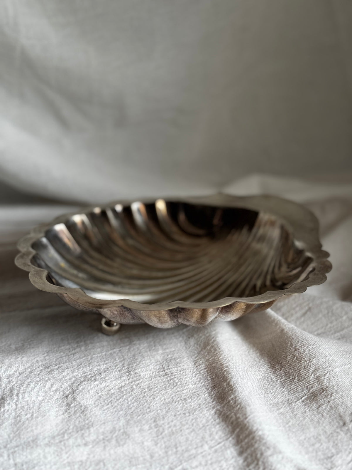 VINTAGE  SILVER-PLATED SHELL TRAY