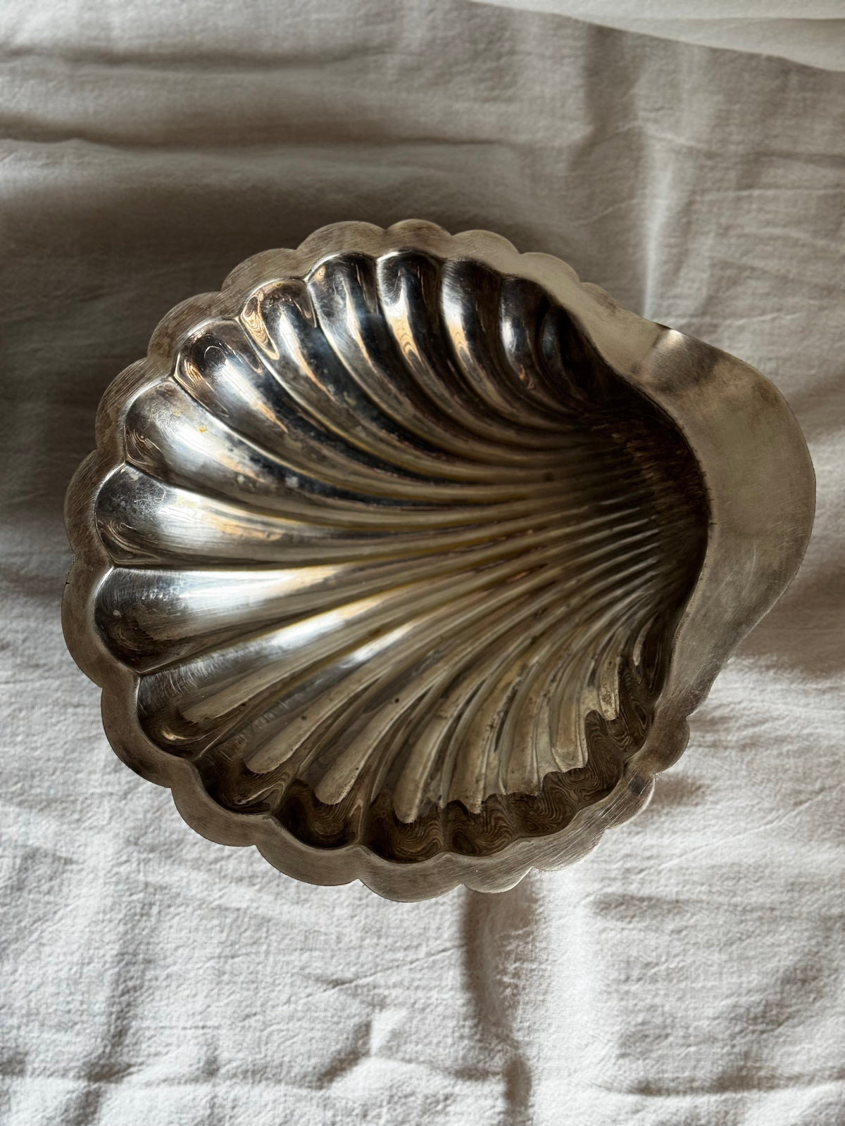 VINTAGE  SILVER-PLATED SHELL TRAY