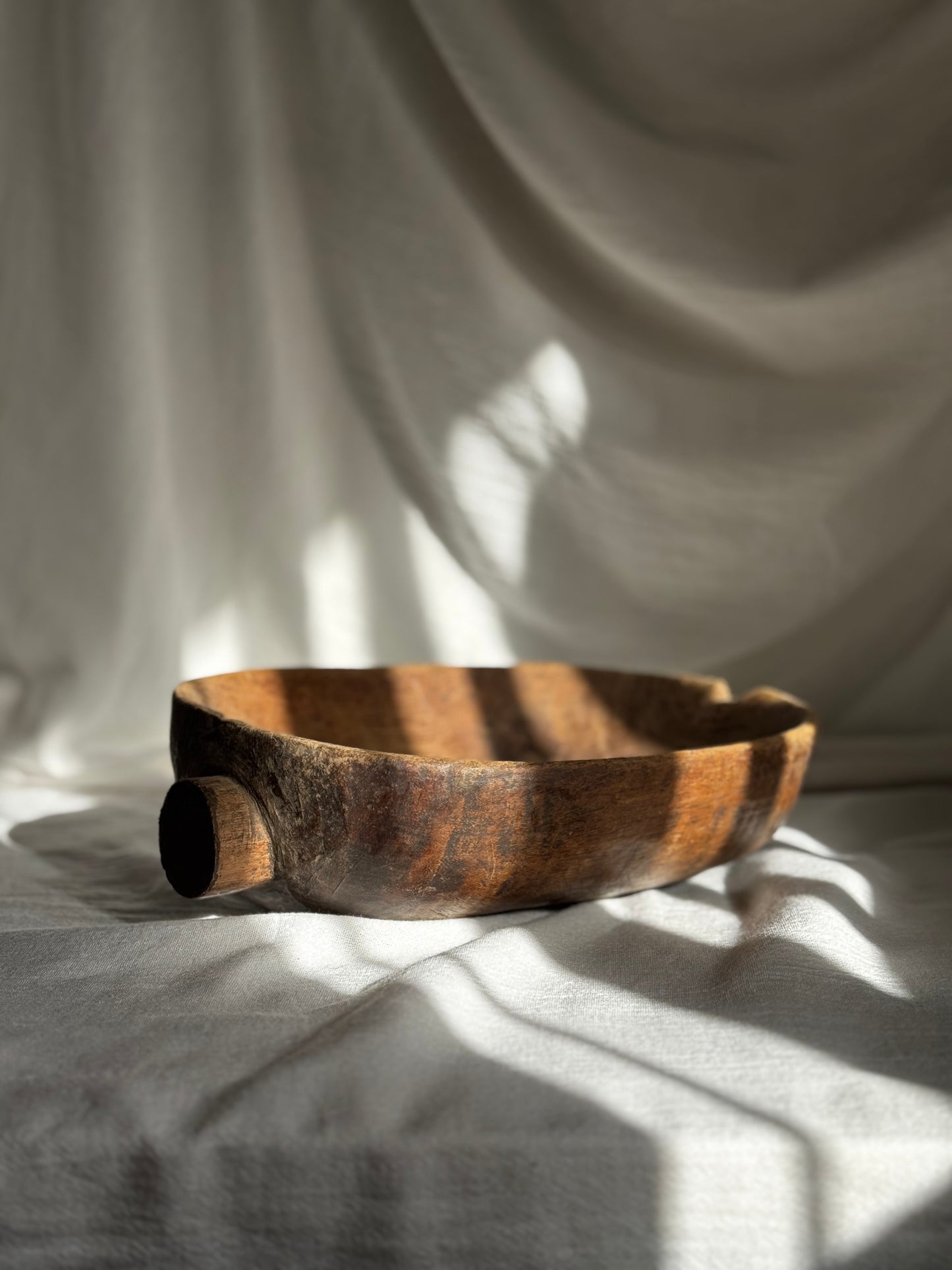 VINTAGE AFRICAN LARGE TUTSI BOWL No1