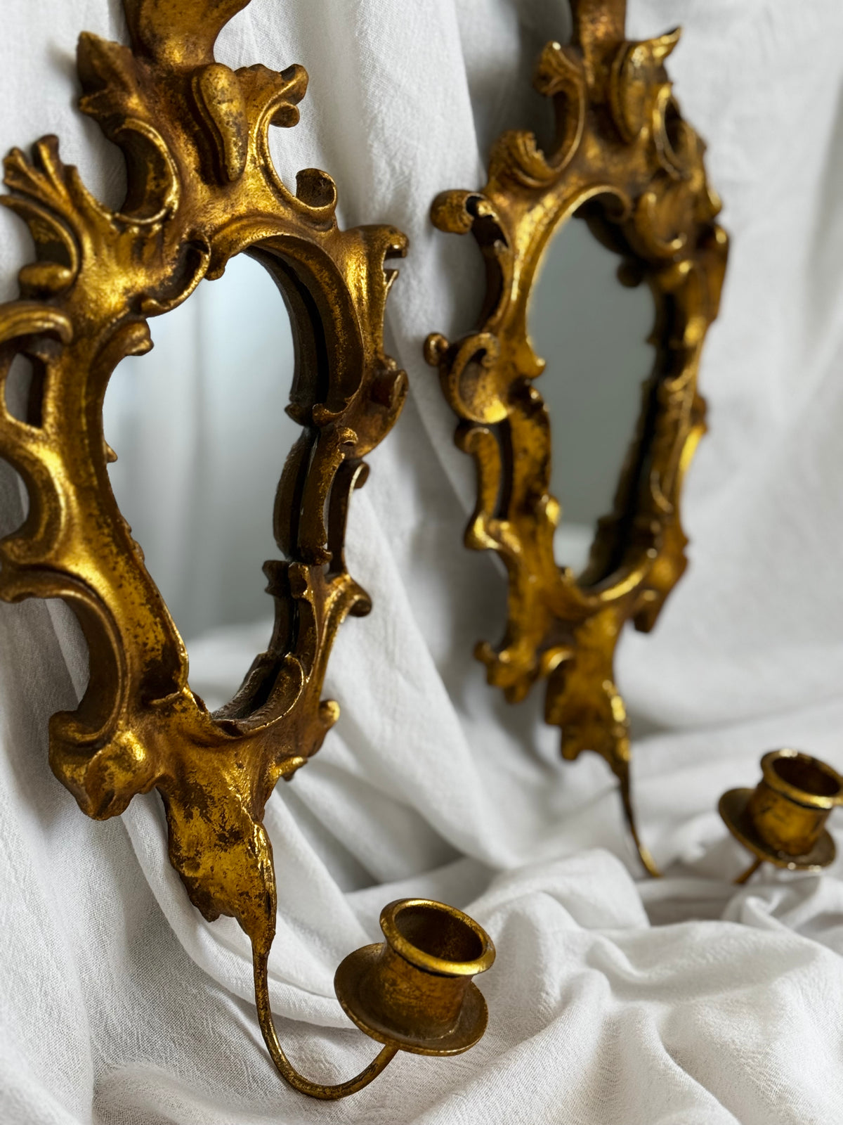 VINTAGE FLORENTINE GILTWOOD MIRROR & CANDLEHOLDER PAIR