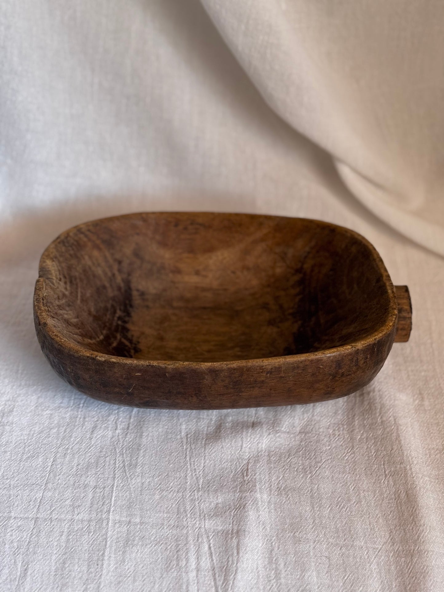 VINTAGE AFRICAN LARGE TUTSI BOWL No1