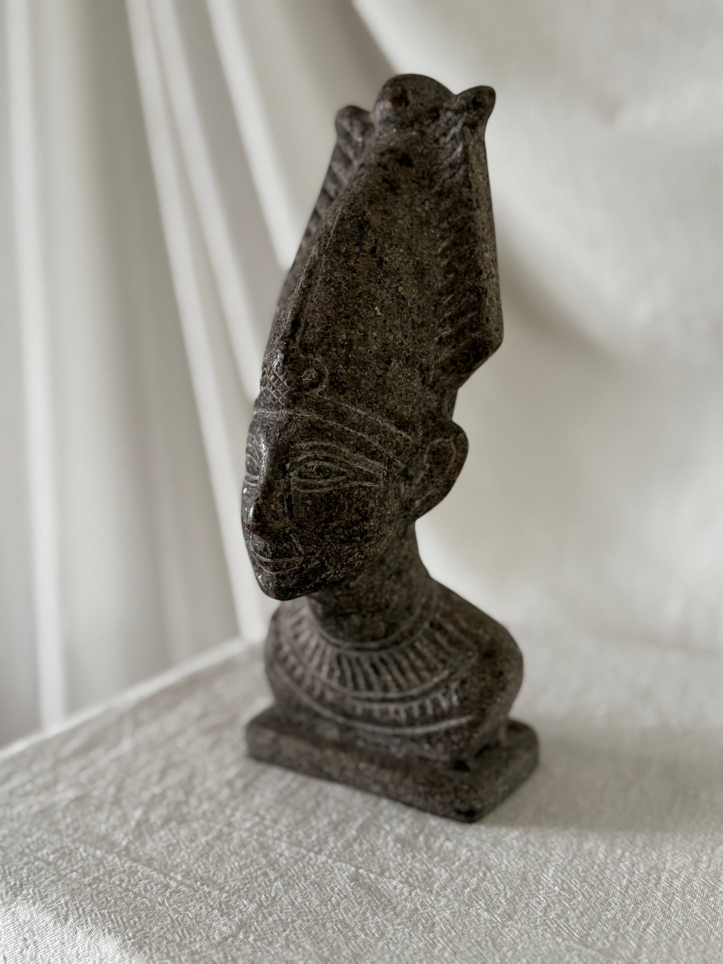 VINTAGE EGYPTIAN RED GRANITE BUST