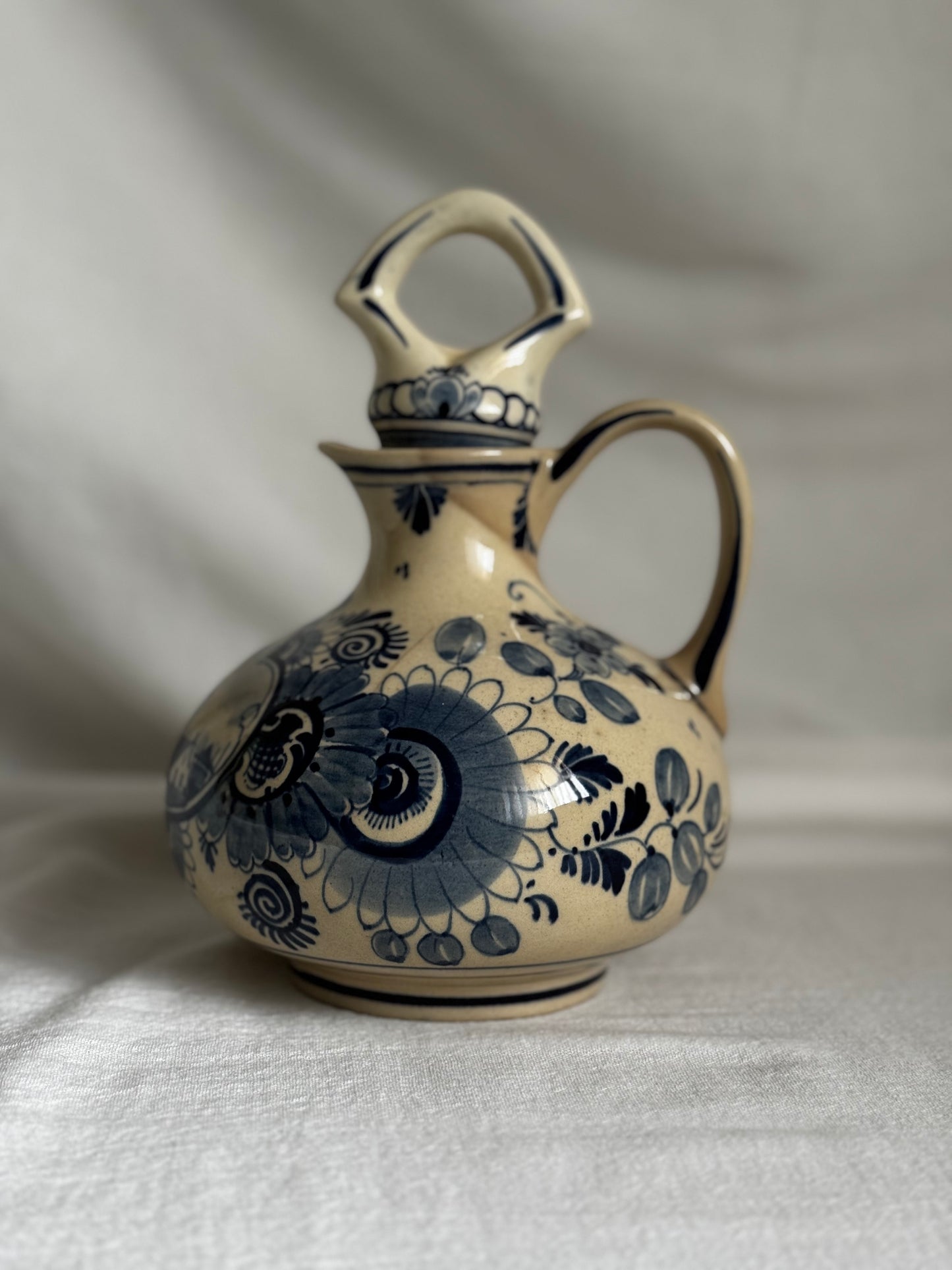 VINTAGE  BOLS DELFT HOLLAND DECANTER