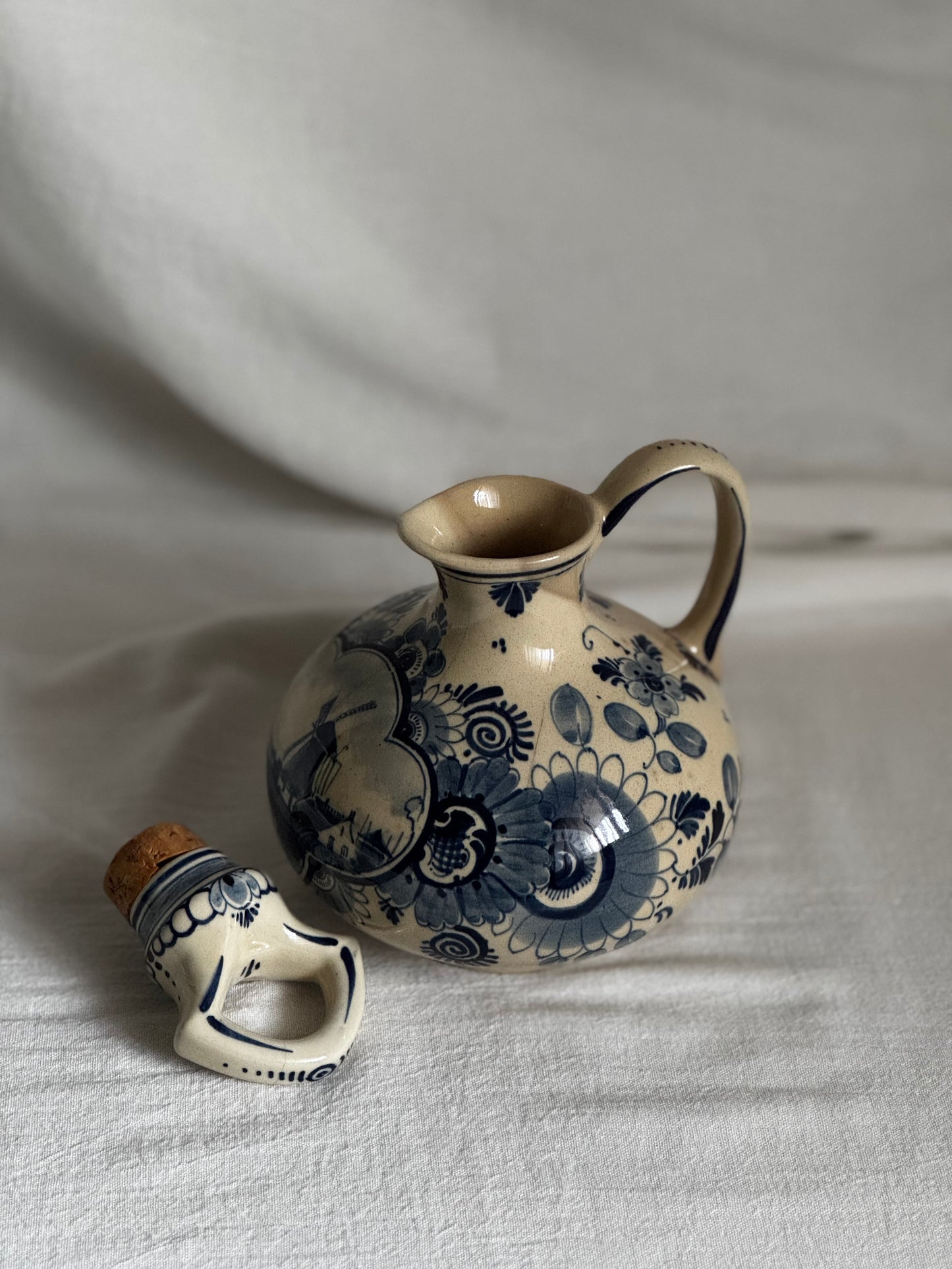 VINTAGE  BOLS DELFT HOLLAND DECANTER