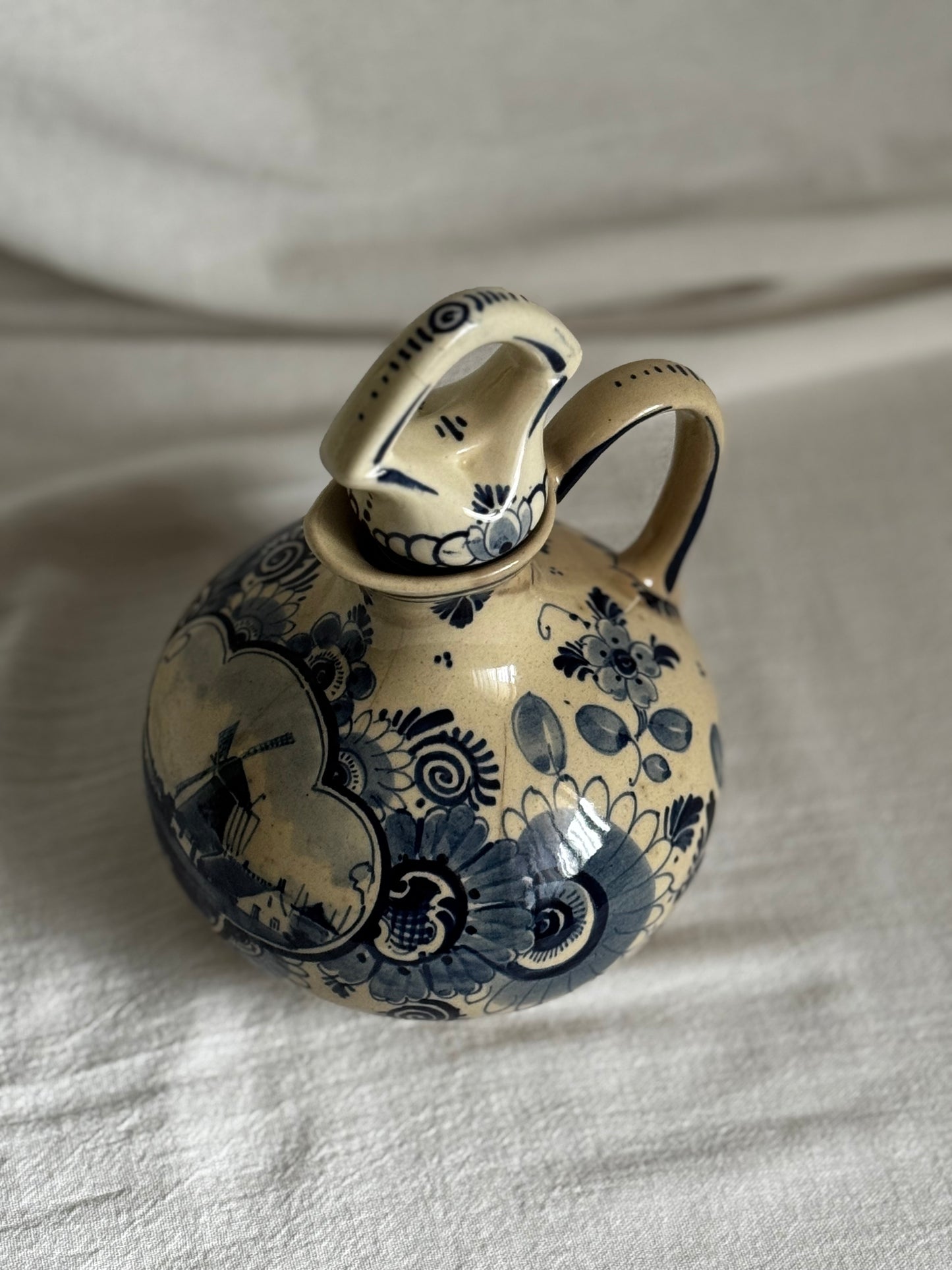 VINTAGE  BOLS DELFT HOLLAND DECANTER