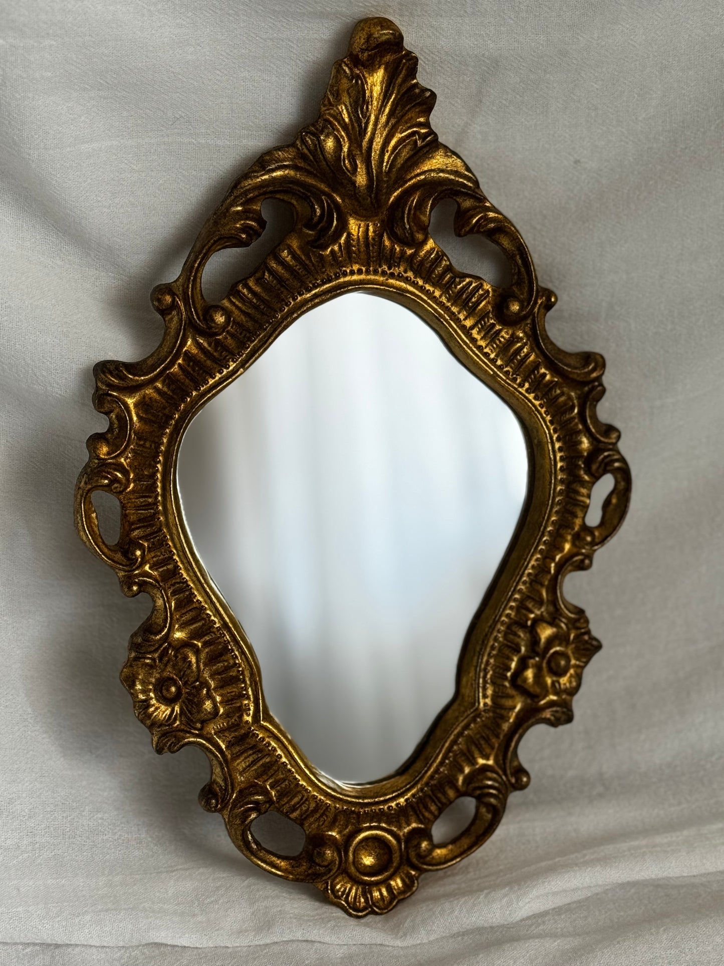 VINTAGE ITALIAN FLORENTINE GILTWOOD SMALL MIRROR