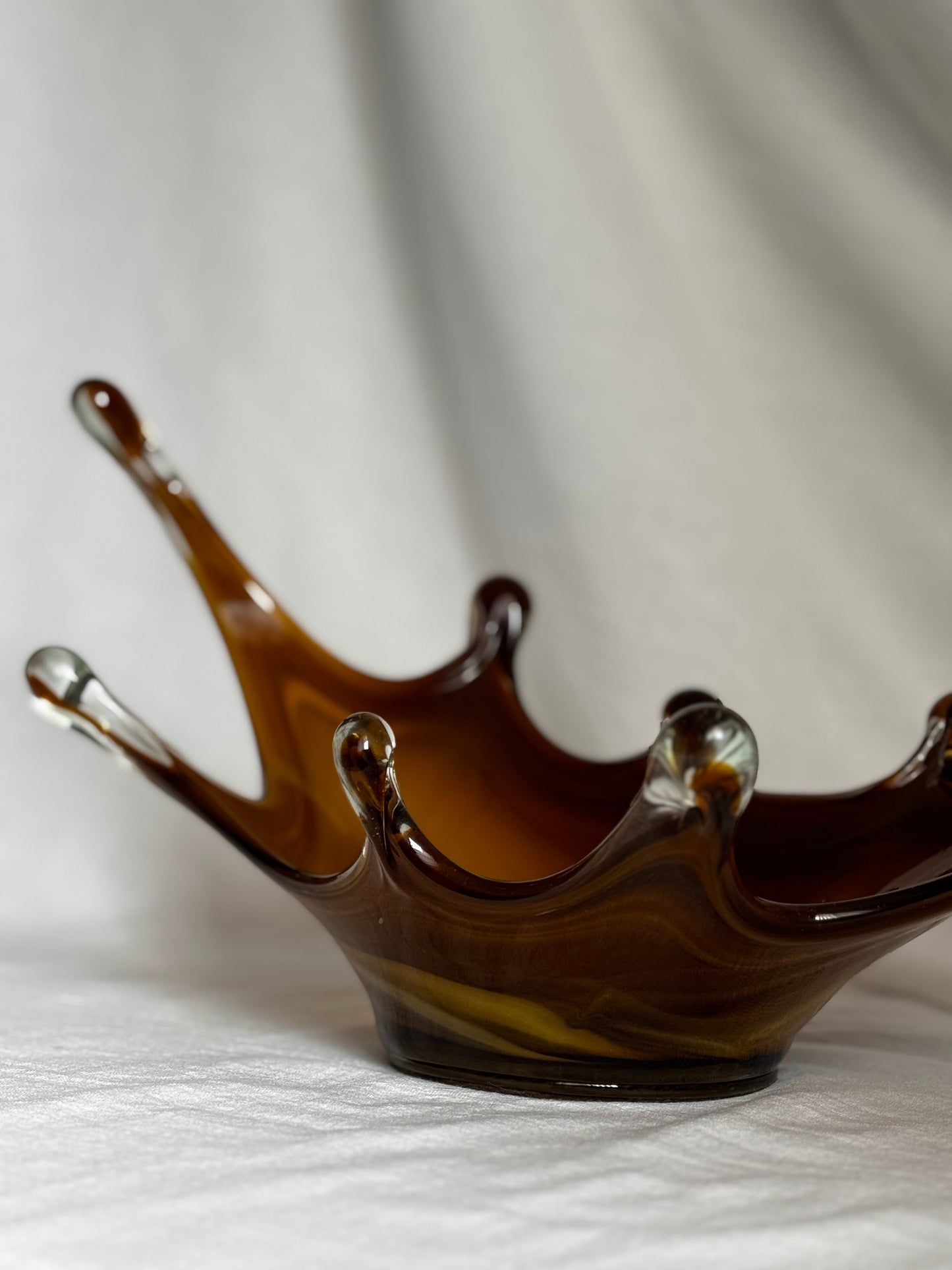 VINTAGE GLASS SPLASH AMBER BOWL