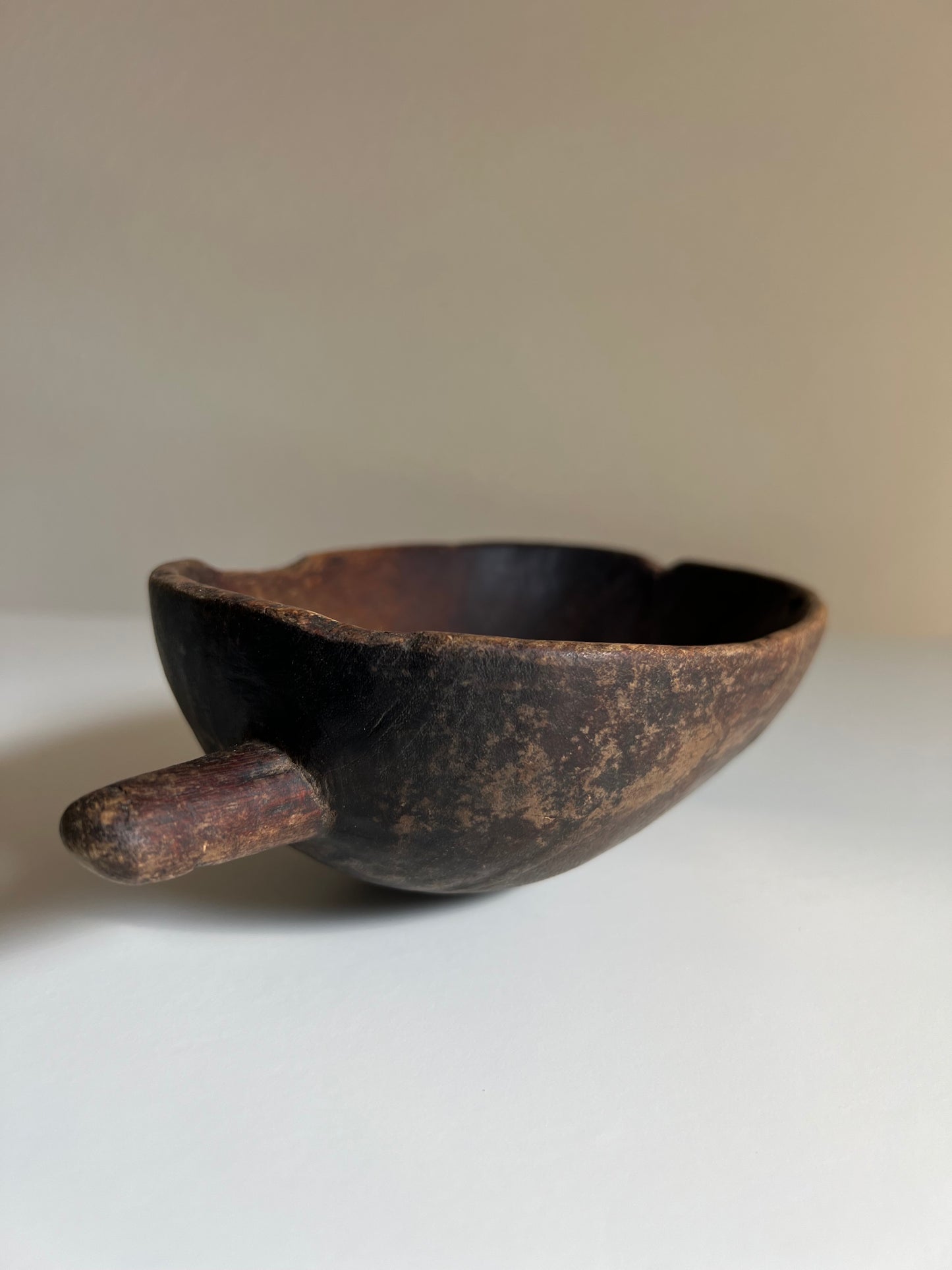 VINTAGE AFRICAN TUTSI BOWL No2 Exclusive