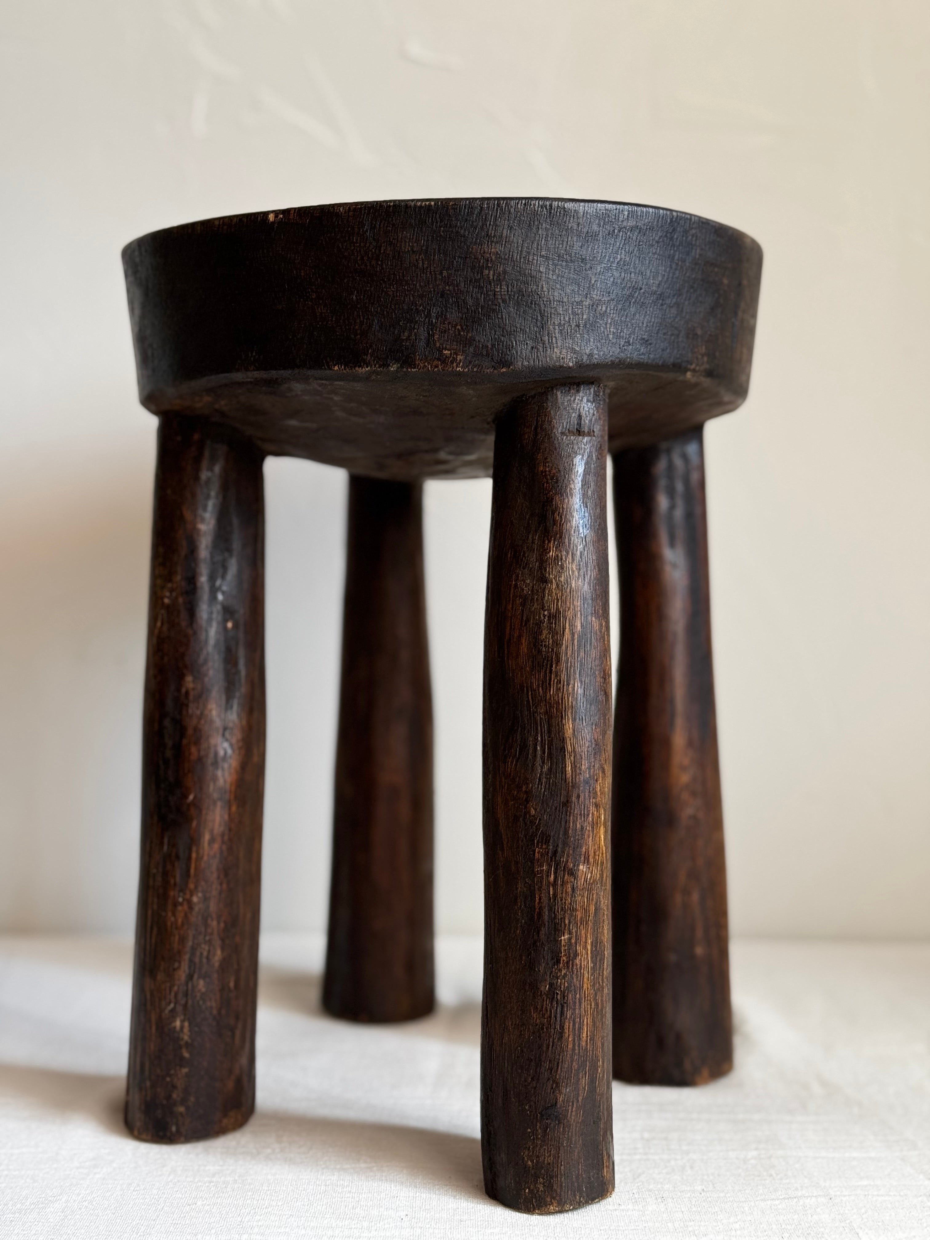 ROUND AFRICAN SENUFO STOOL No4 – Borphosis Interior