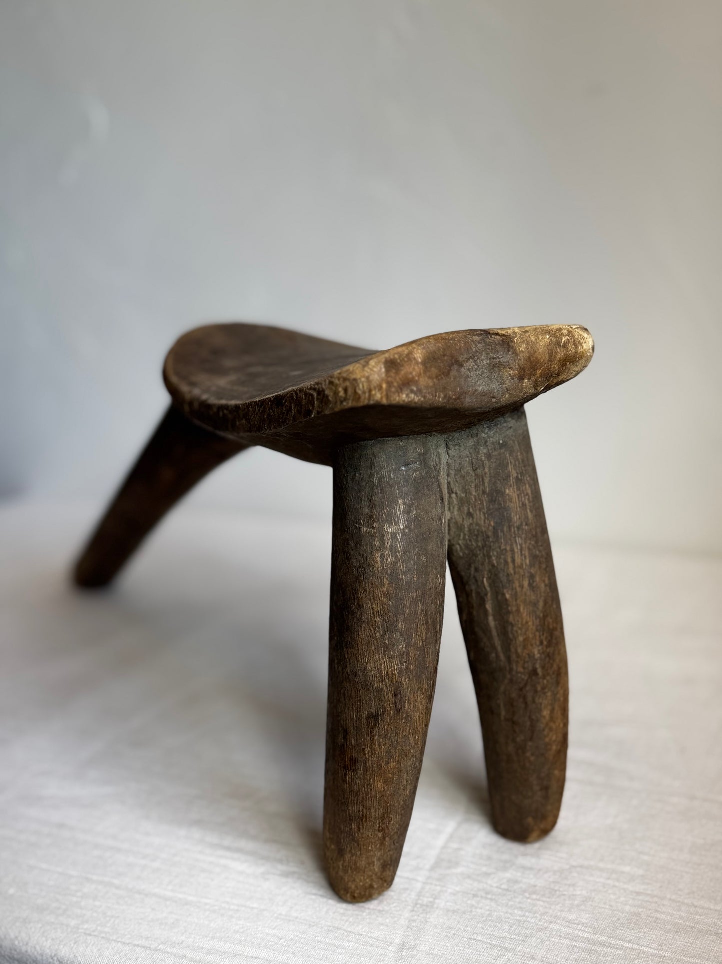 VINTAGE MEDIUM LOBI TRIPOD STOOL No2