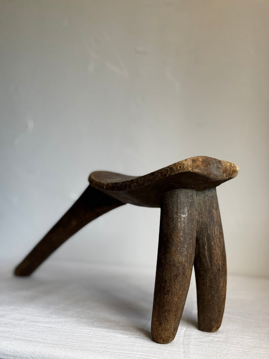 VINTAGE MEDIUM LOBI TRIPOD STOOL No2