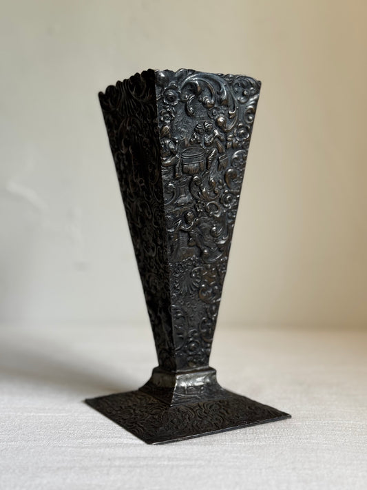 ANTIQUE VICTORIAN SILVERPLATE VASE BY BARBOUR SP CO.