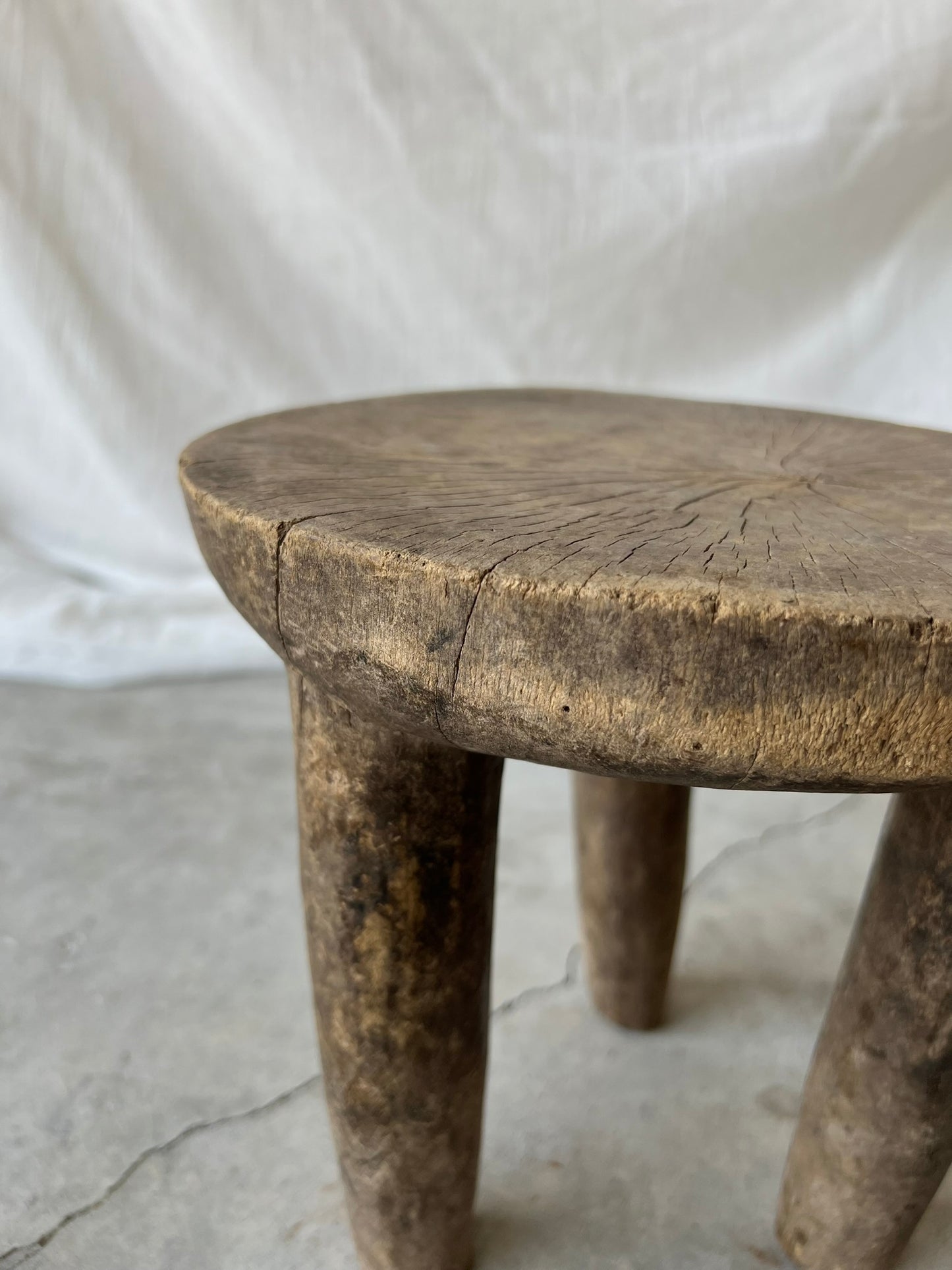 VINTAGE AFRICAN ROUND STOOL No1