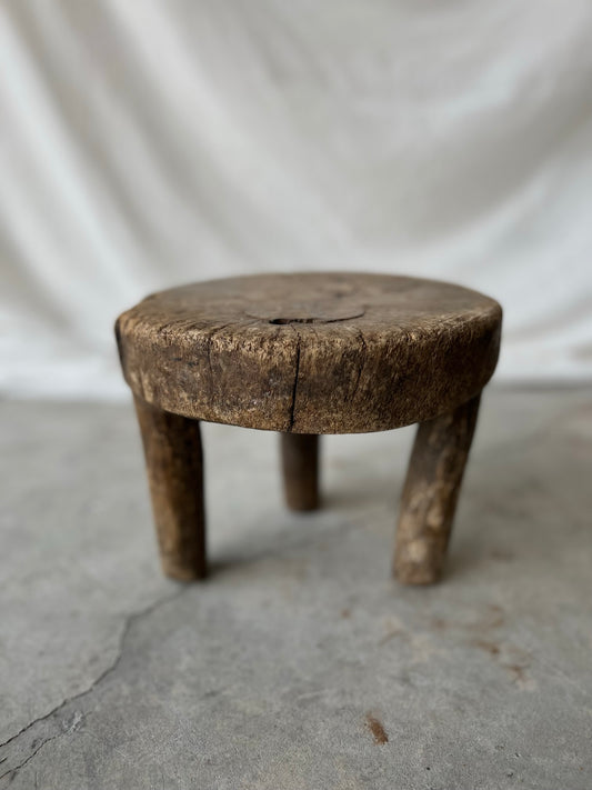 VINTAGE AFRICAN ROUND STOOL No2