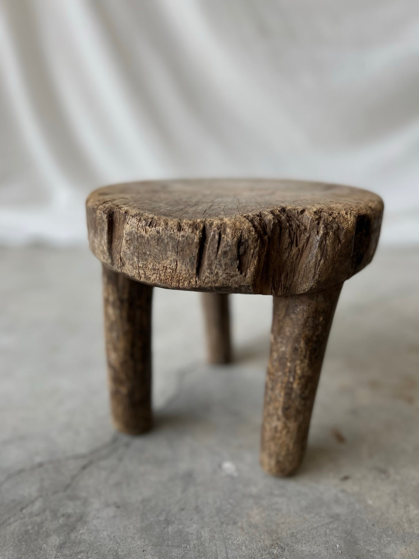 VINTAGE AFRICAN ROUND STOOL No2