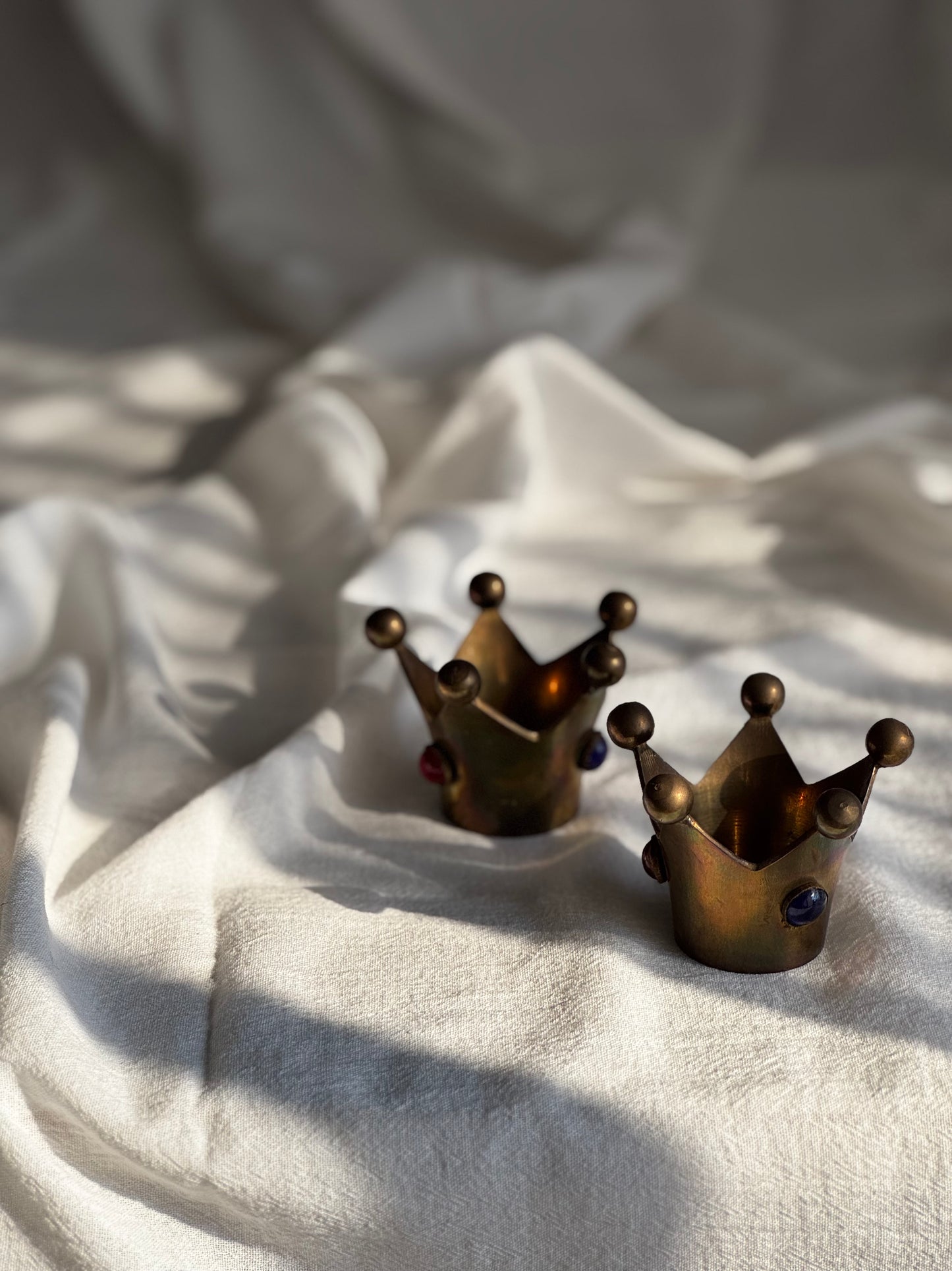 VINTAGE BRASS CROWN WITH CABOCHONS