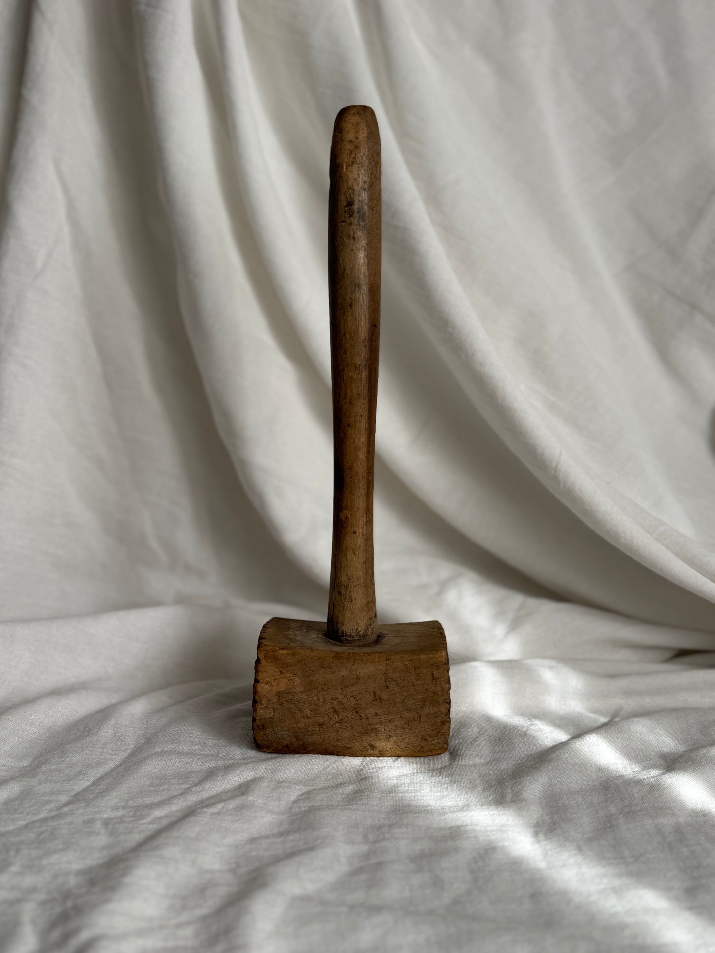 VINTAGE WOODEN MEAT HAMMER