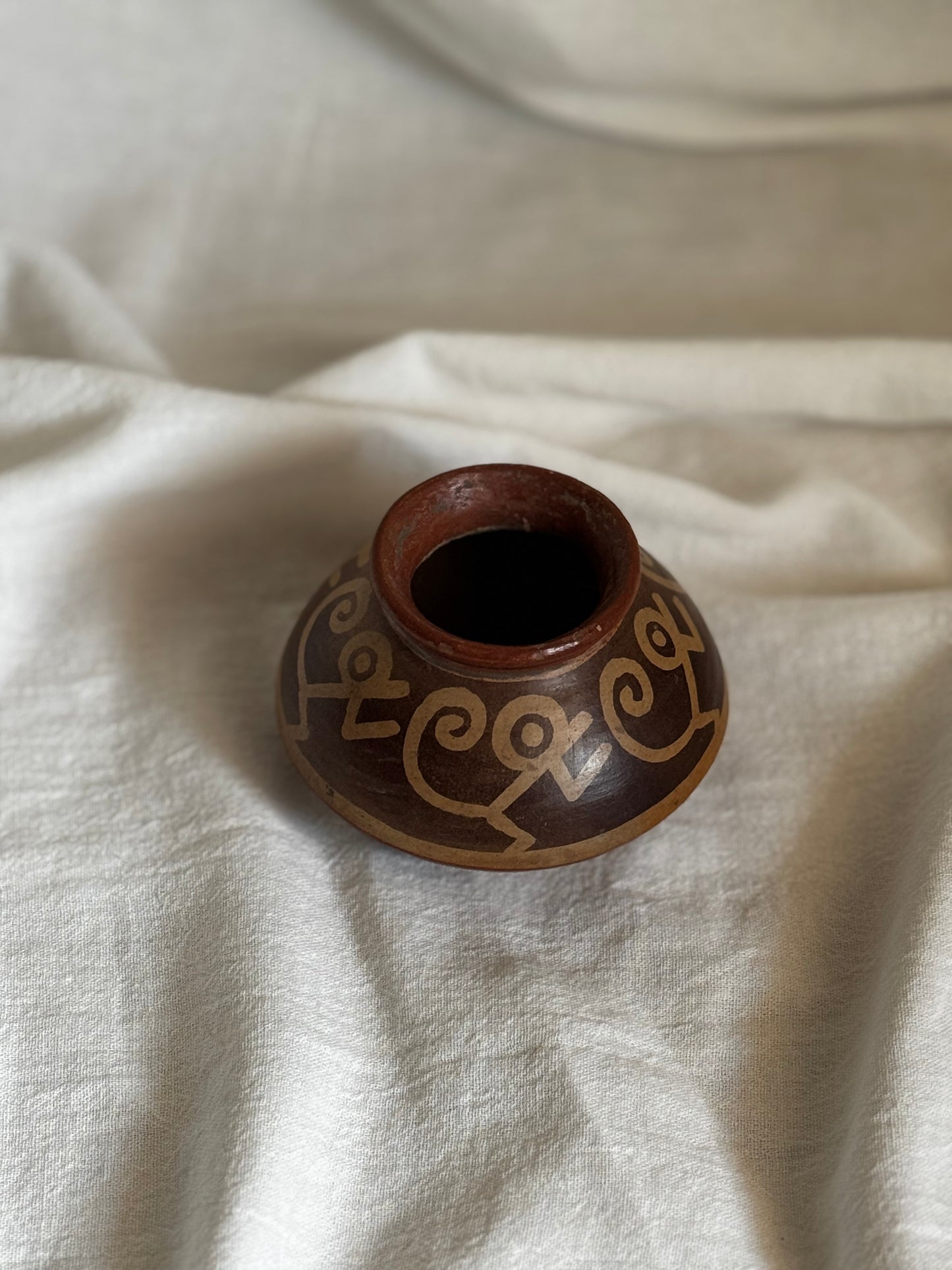 VINTAGE COLOMBIAN POTTERY VASE