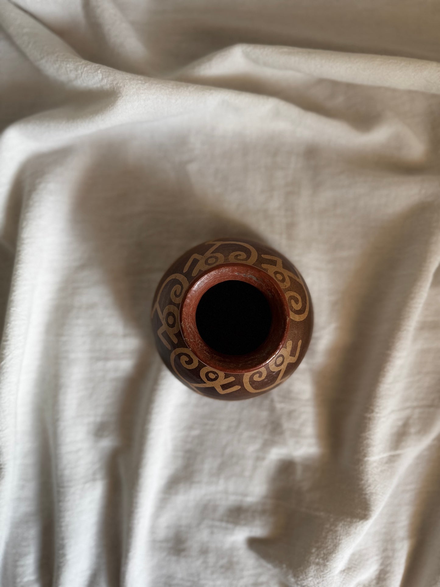 VINTAGE COLOMBIAN POTTERY VASE