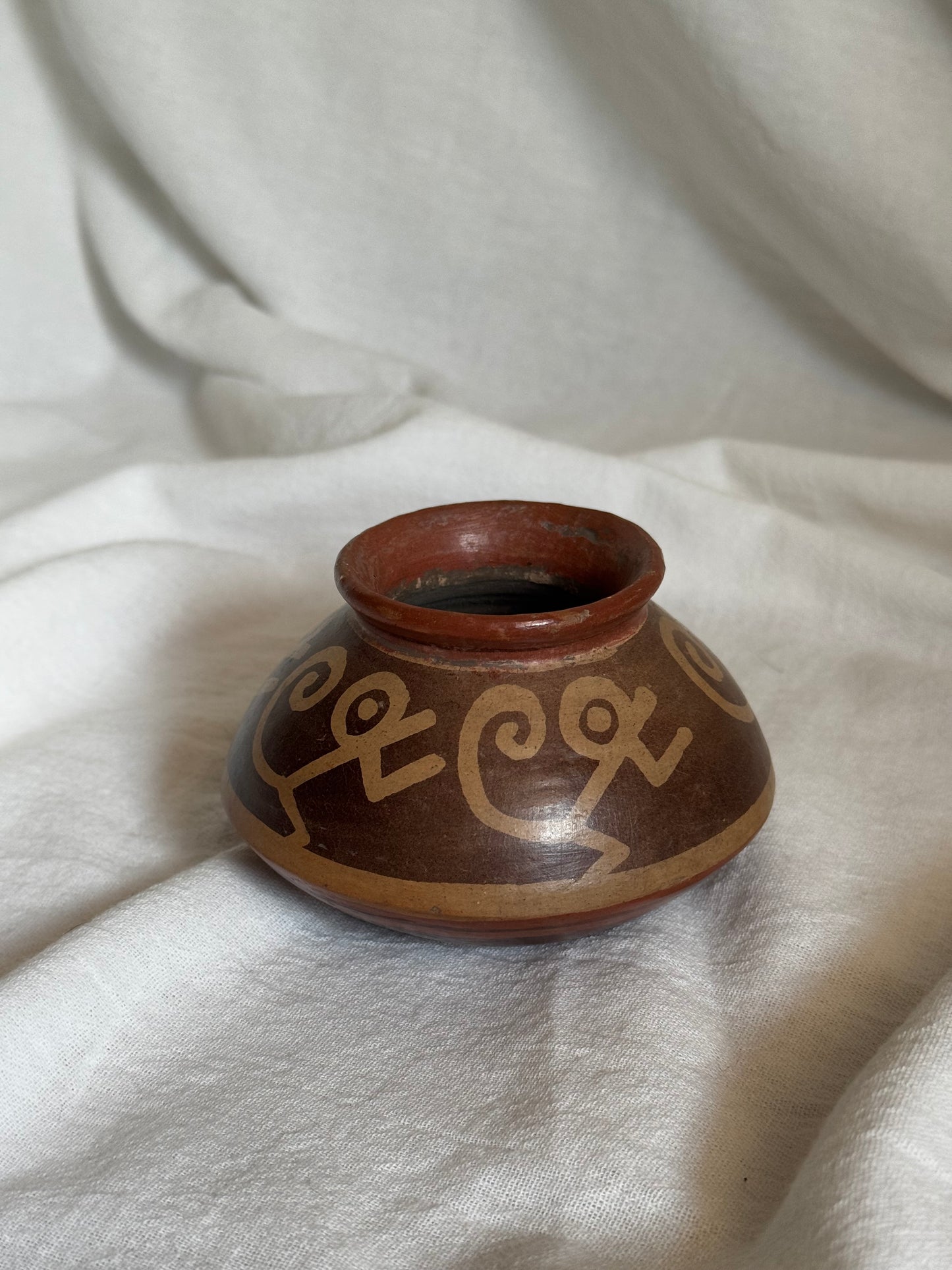 VINTAGE COLOMBIAN POTTERY VASE