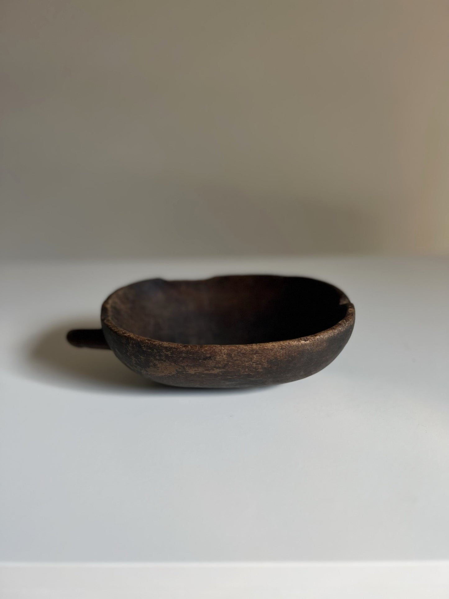 VINTAGE AFRICAN TUTSI BOWL No2 Collectible