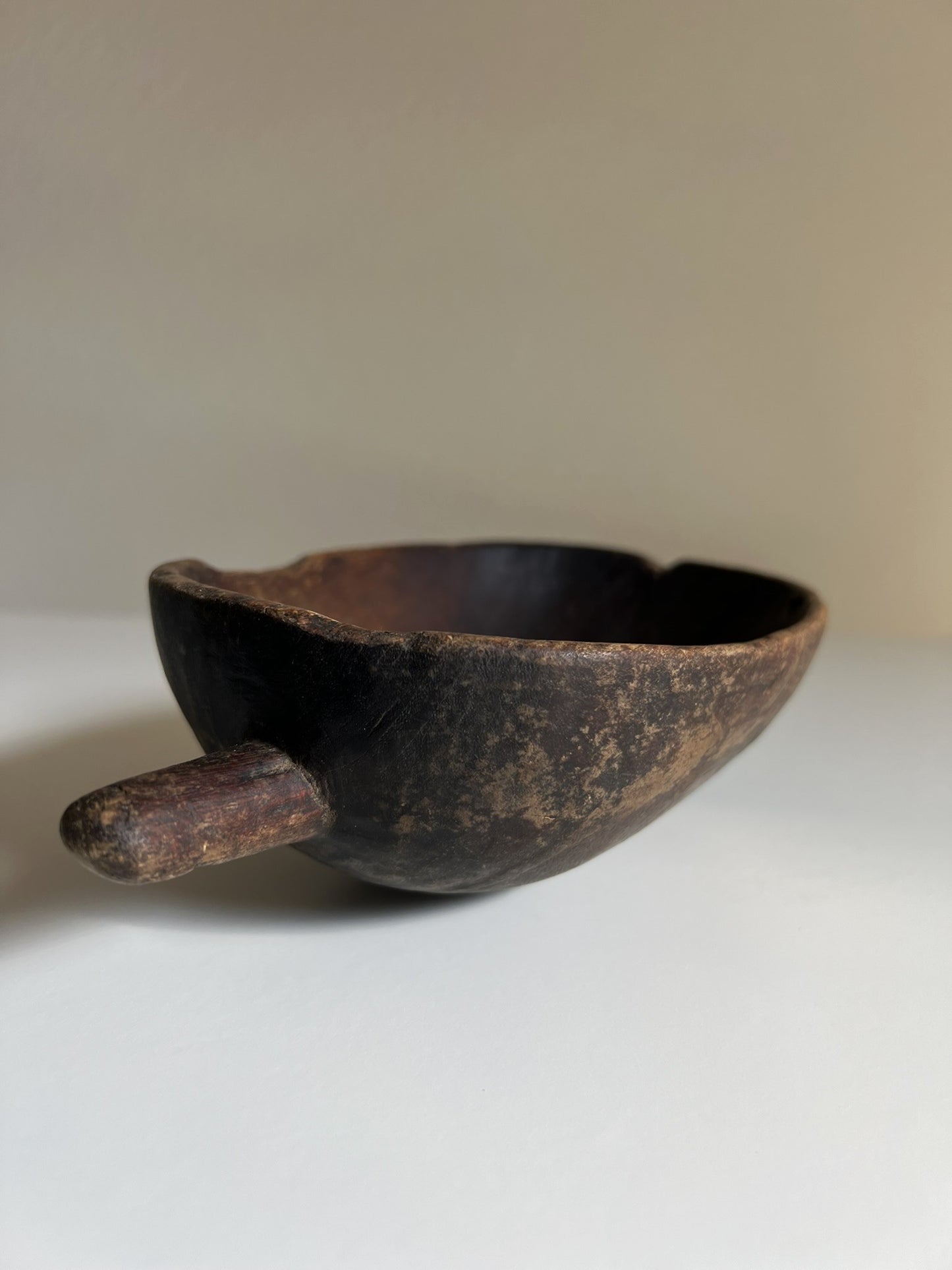 VINTAGE AFRICAN TUTSI BOWL No2 Collectible